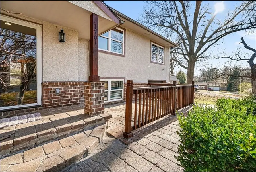 1701 NE 49th Street, Kansas City, MO 64118 - #3