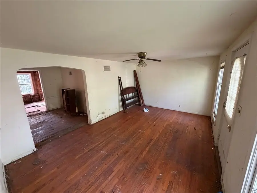 7708 Grand Avenue, Kansas City, MO 64114 - #2