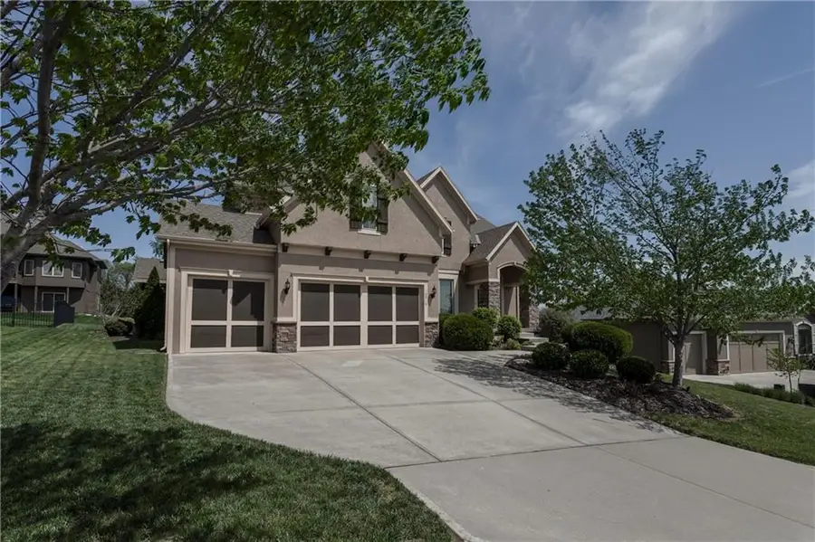 18914 W 100th Street, Lenexa, KS 66220 - #3