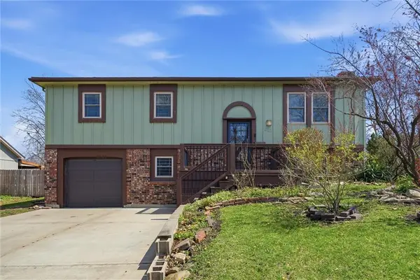 612 S Montclaire Drive, Olathe, KS 66061