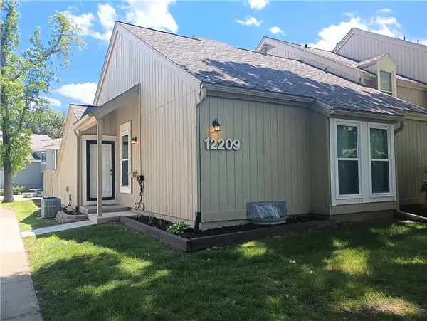 12209 W 79th Terrace, Lenexa, KS 66215