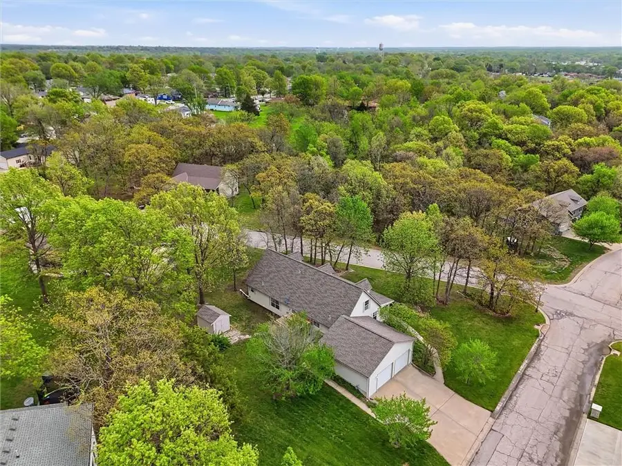 612 17th Street, Osawatomie, KS 66064 - #3