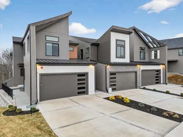 9326 Freedom Street, Lenexa, KS 66227