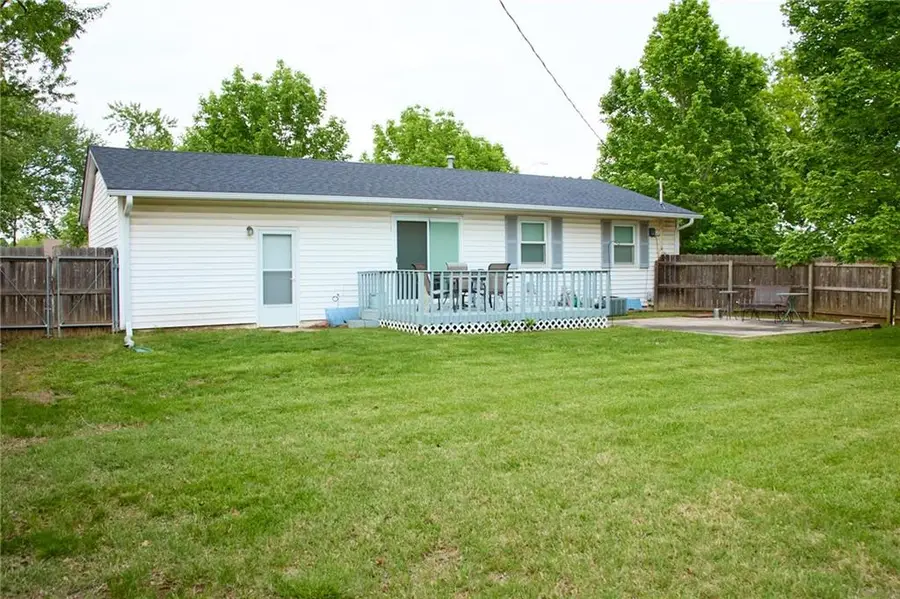 3101 SW 30th Street, Topeka, KS 66614 - #3