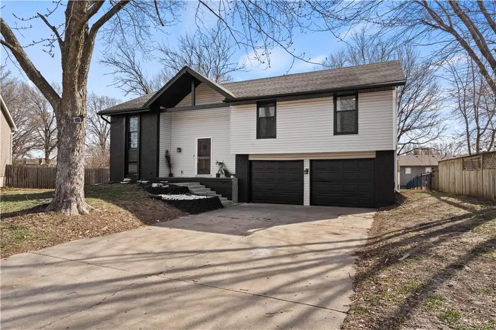 12318 S Locust Circle, Olathe, KS 66062 - #1