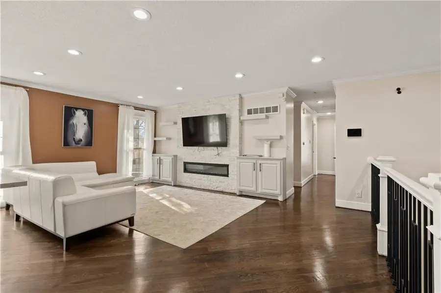 12318 S Locust Circle, Olathe, KS 66062 - #2