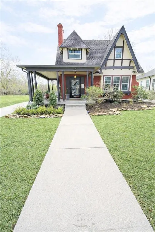 101 E Dartmouth Road, Kansas City, MO 64113 - #1