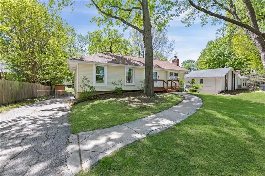 8205 W 57th Terrace, Merriam, KS 66202 - #2