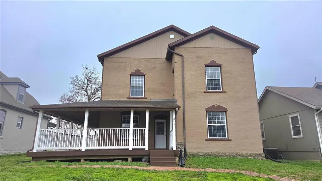 405 W Peoria Street, Paola, KS 66071 - #1