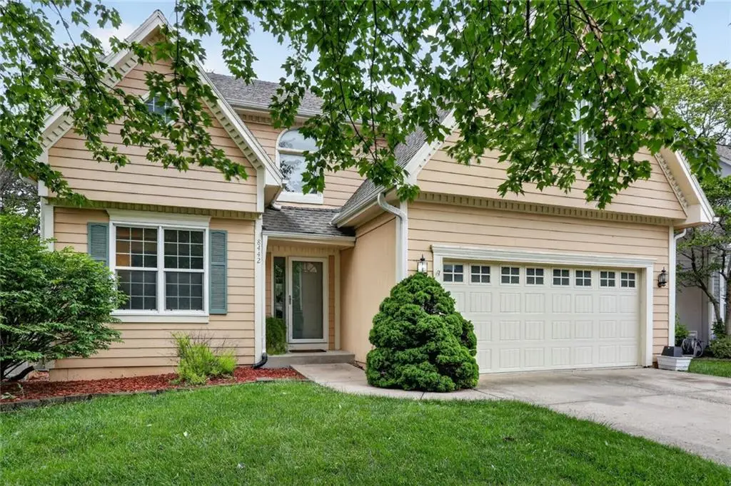 8442 Lakeview Avenue, Lenexa, KS 66219 - #1