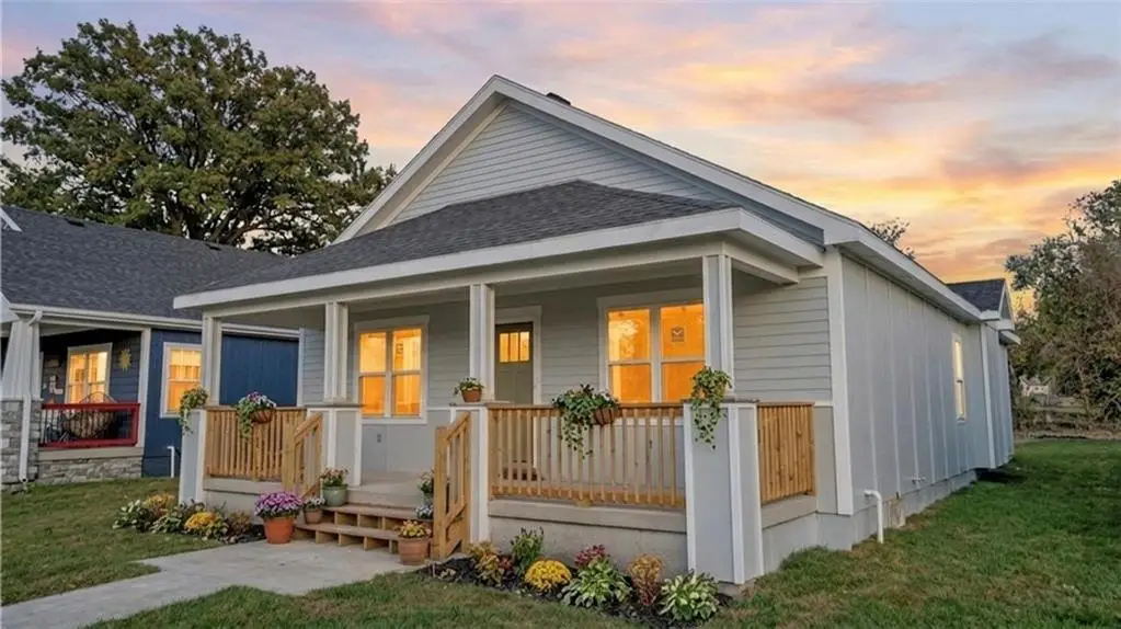 716 Chestnut Avenue, Osawatomie, KS 66064 - #1