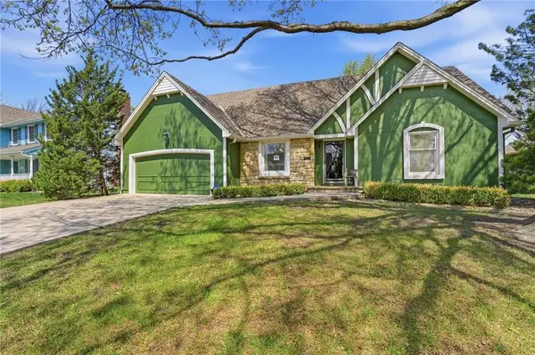 1204 SE 11th Street, Lee's Summit, MO 64081