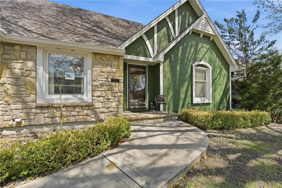 1204 SE 11th Street, Lees Summit, MO 64081 - #2