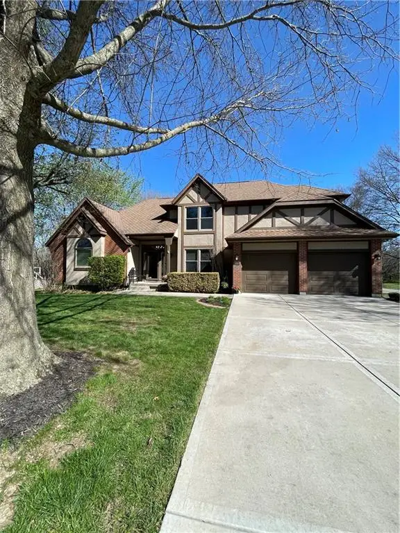 2320 W 162nd Terrace, Stilwell, KS 66085 - #1