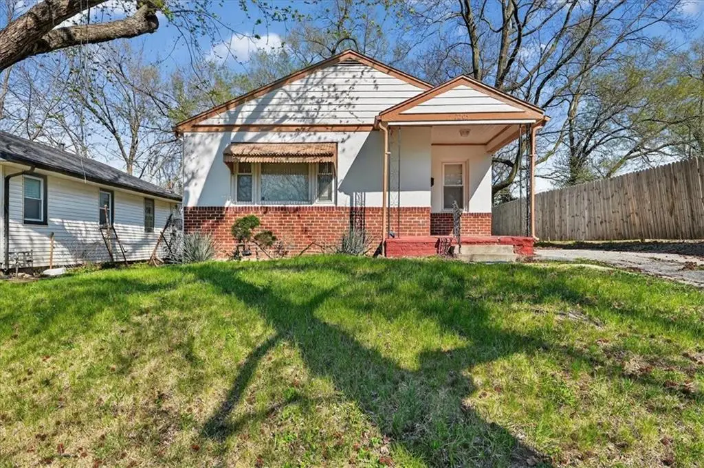 7205 Wabash Avenue, Kansas City, MO 64132 - #1
