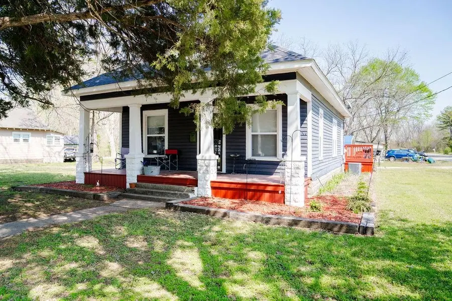 1201 N 26th Street, Parsons, KS 67357 - #2