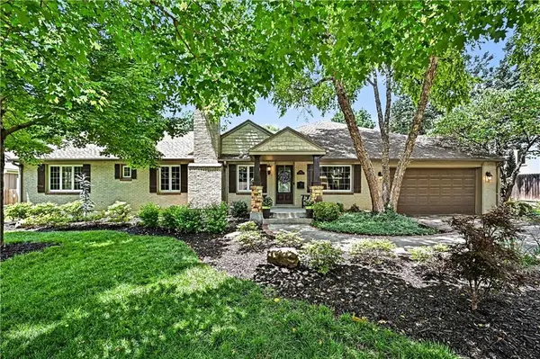 6134 Howe Drive, Fairway, KS 66205