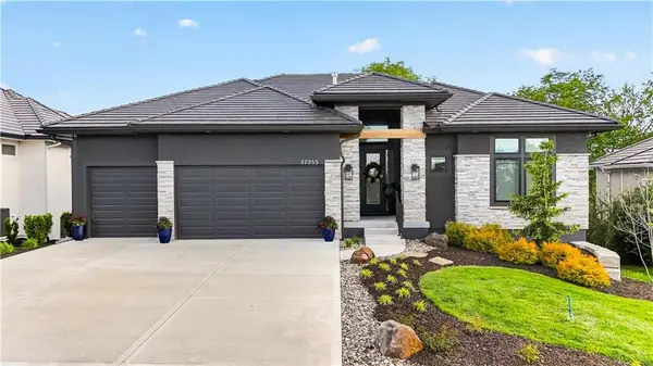 27253 W 100th Terrace, Olathe, KS 66061