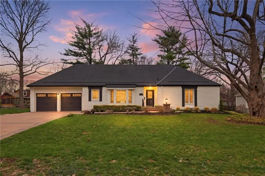 3600 W 84th Terrace, Prairie Village, KS 66206 - #2