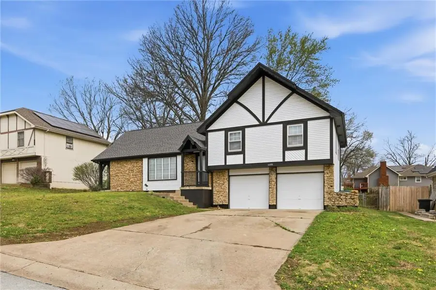 6608 E 124th Street, Grandview, MO 64030 - #2