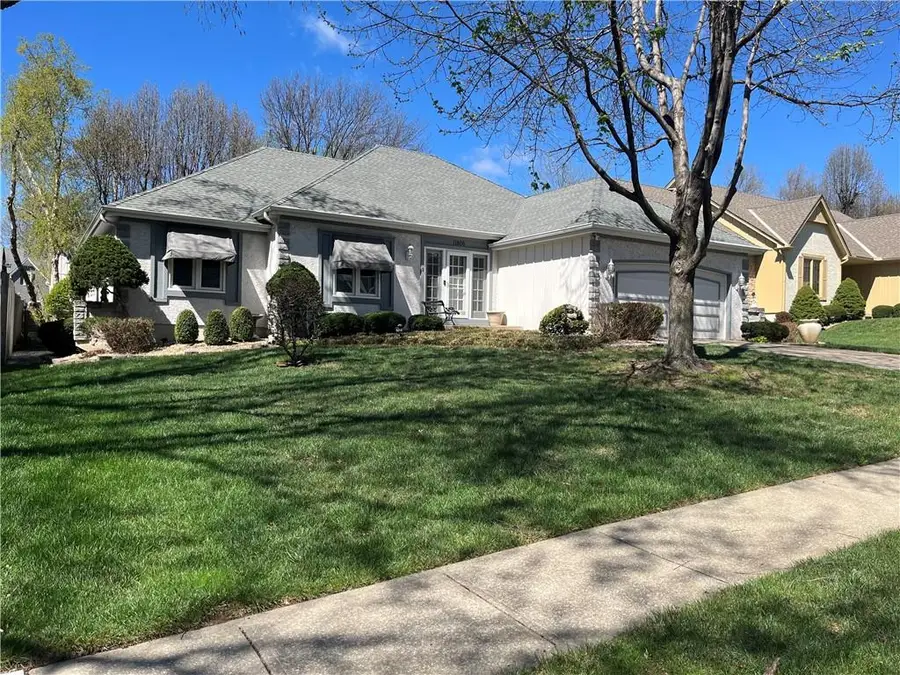 11806 Craig Street, Overland Park, KS 66210 - #2