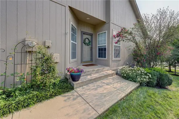 15585 Floyd Street, Overland Park, KS 66223