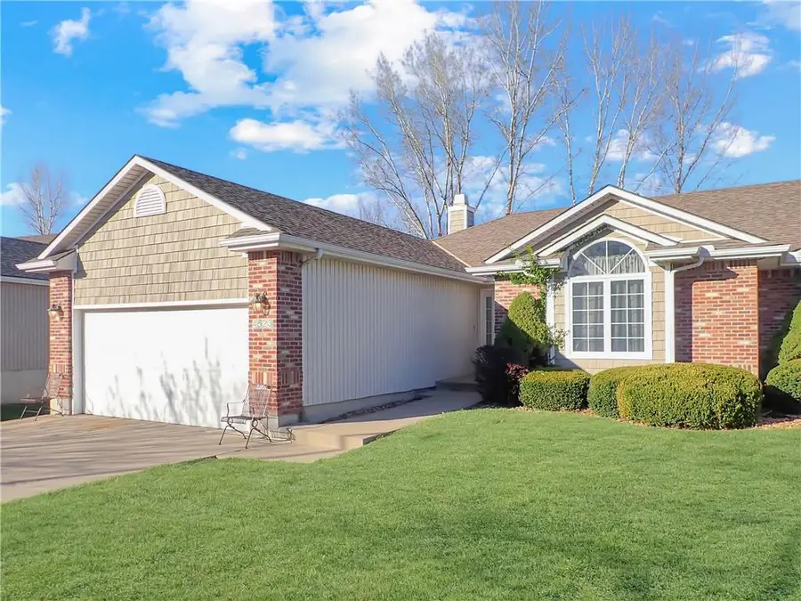 4523 Hedges Avenue, Kansas City, MO 64133 - #2