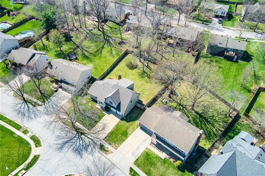 6528 N London Drive, Kansas City, MO 64151 - #2