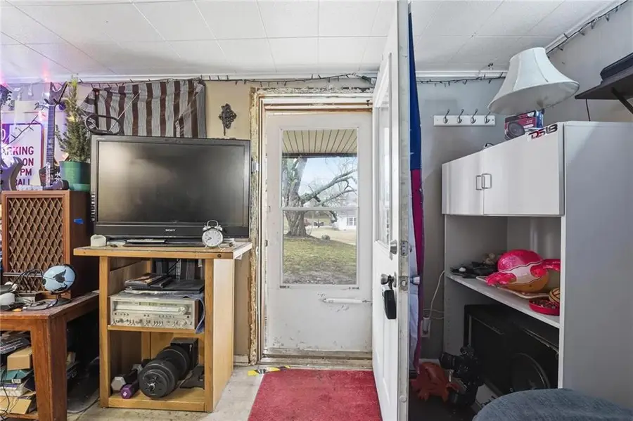 3730 Ditzler Avenue, Kansas City, MO 64133 - #3