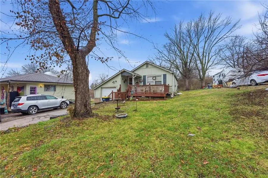 3734 Ditzler Avenue, Kansas City, MO 64133 - #2
