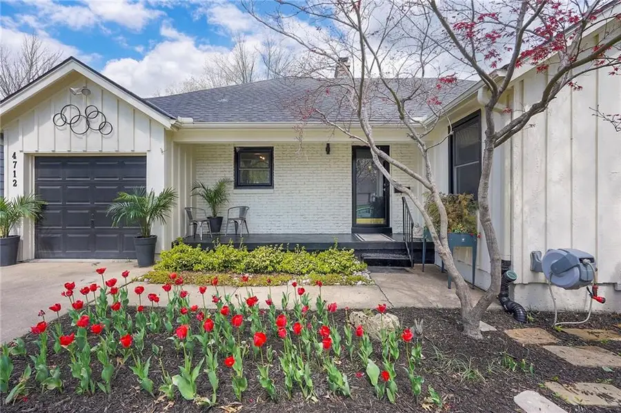 4712 W 77th Street, Prairie Village, KS 66208 - #2