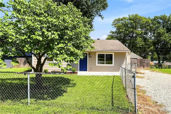 2141 Normandy Lane, Kansas City, KS 66106