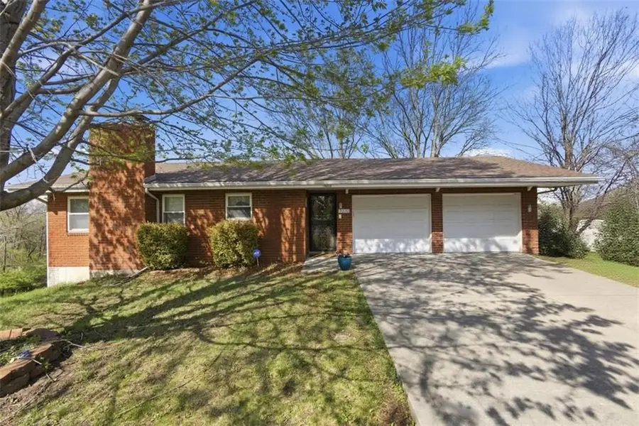 3232 N Forest Avenue, Kansas City, MO 64116 - #2