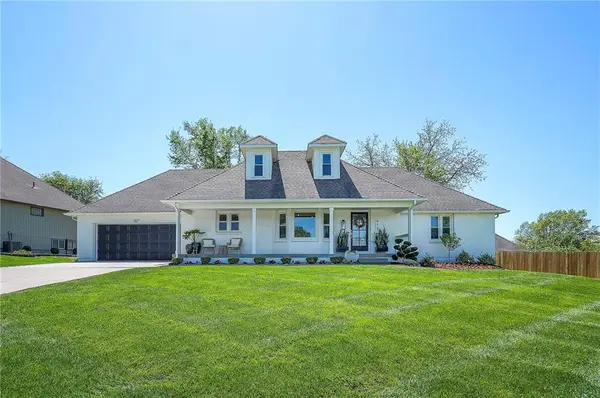 615 Overlook Drive, Raymore, MO 64083