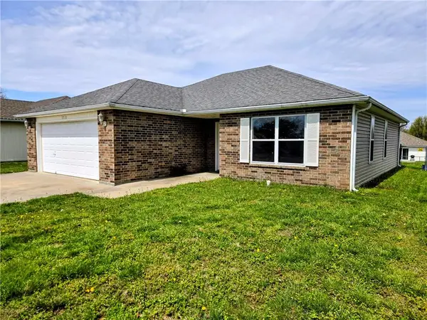 1715 Sunrise Drive, Warrensburg, MO 64093