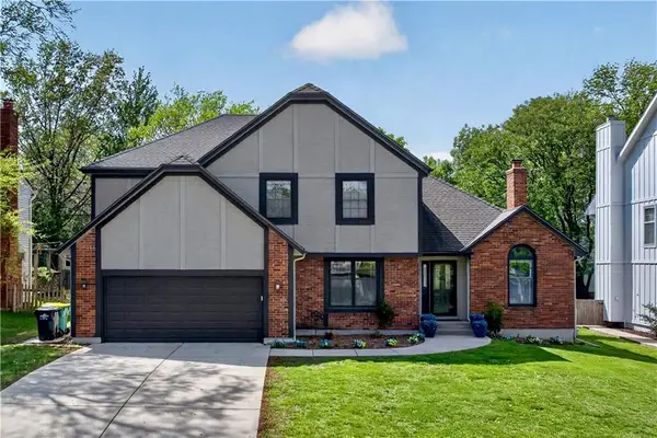 9410 Hall Drive, Lenexa, KS 66219