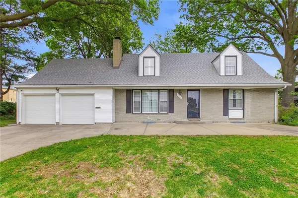 4937 NE Chouteau Drive, Kansas City, MO 64119