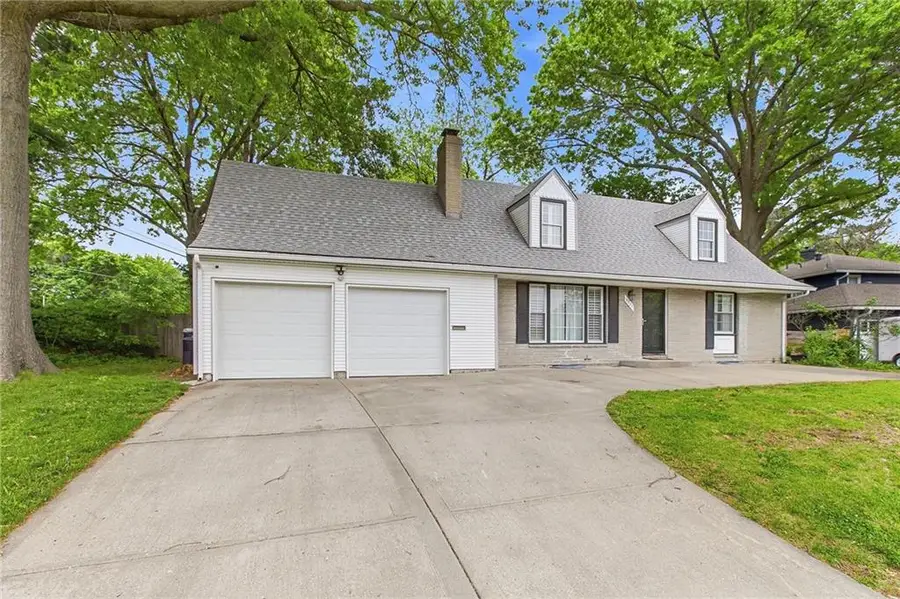4937 NE Chouteau Drive, Kansas City, MO 64119 - #2