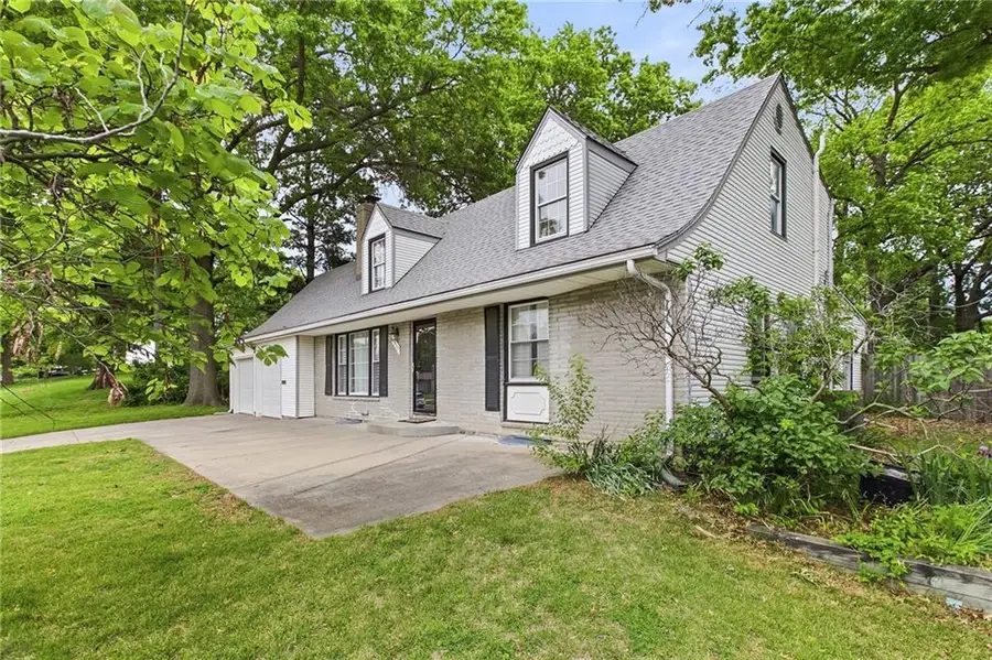 4937 NE Chouteau Drive, Kansas City, MO 64119 - #3