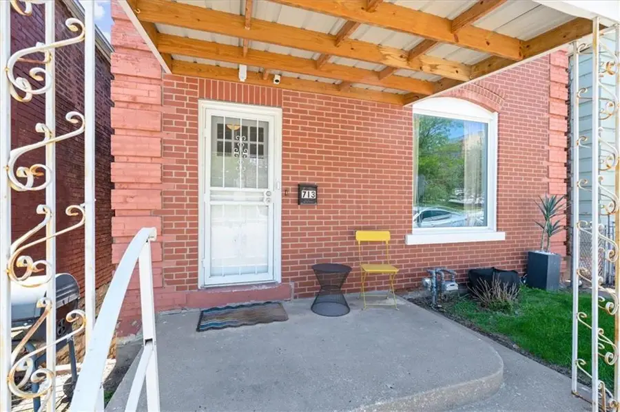 713 W 20th Street, Kansas City, MO 64108 - #2