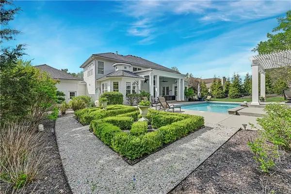 17095 S Demi Drive, Loch Lloyd, MO 64012