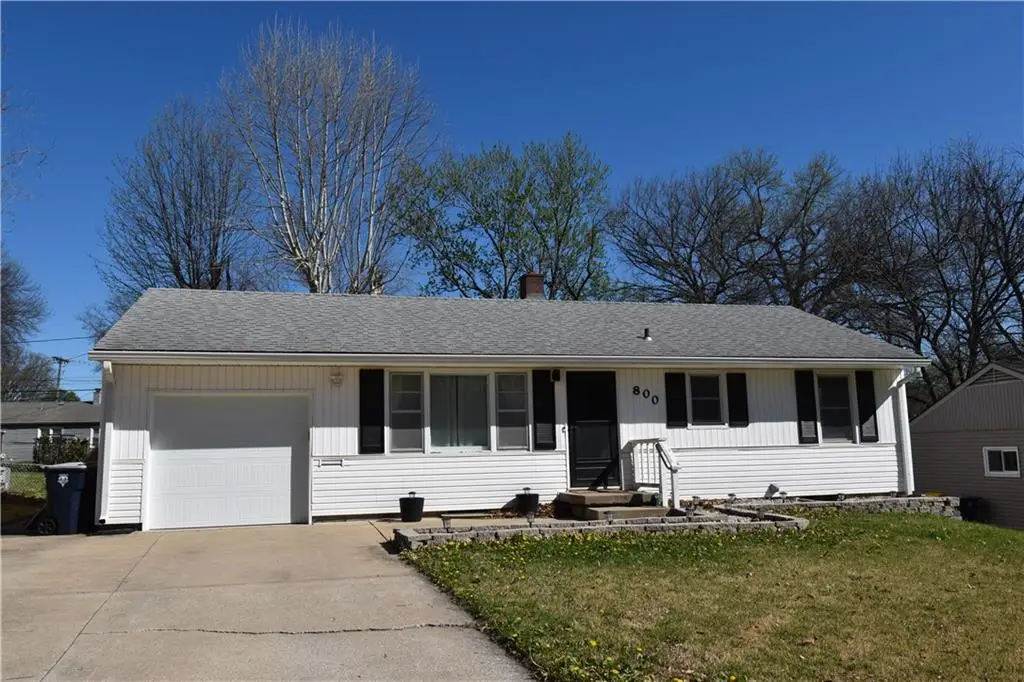 800 W 89th Terrace, Kansas City, MO 64114 - #1