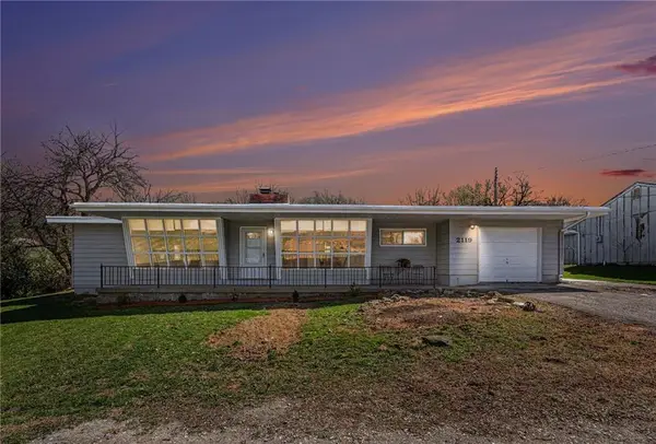 2119 S Lees Summit Road S, Independence, MO 64050