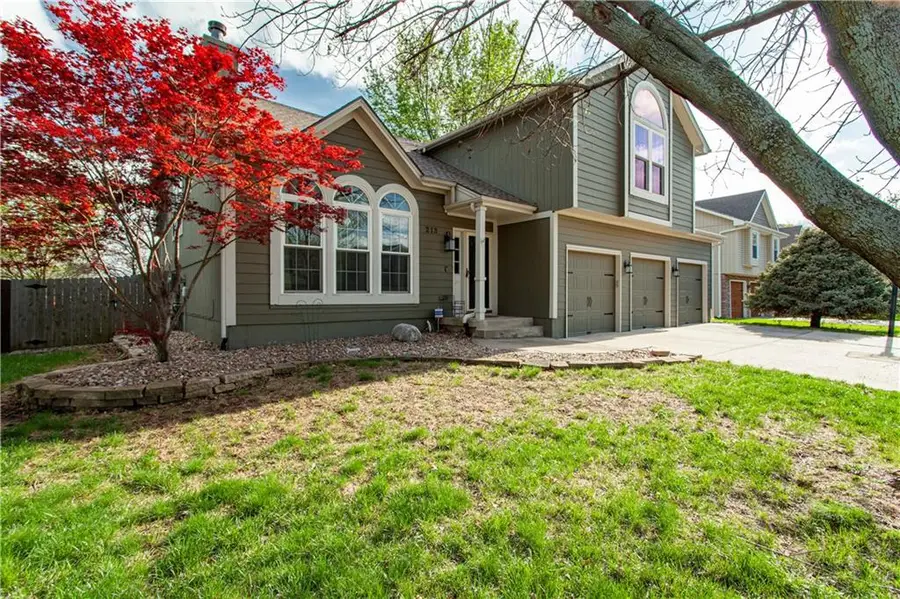 213 NE Dreamweaver Avenue, Lees Summit, MO 64086 - #3