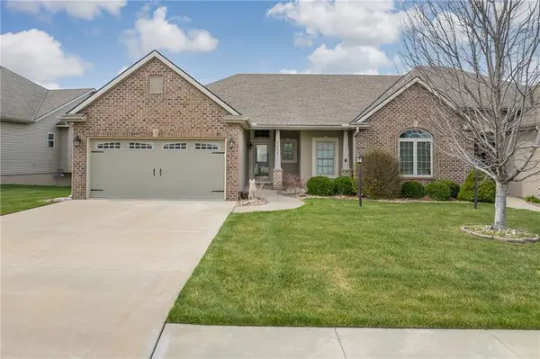 4504 Stonebridge Drive W, St Joseph, MO 64505
