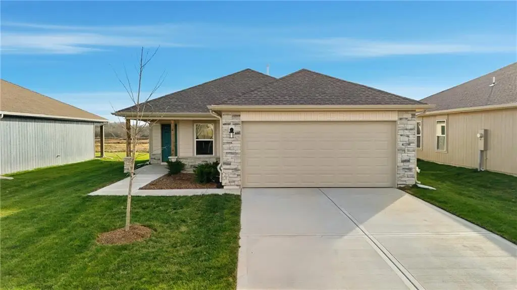 19427 Lincoln Street, Spring Hill, KS 66083 - #1