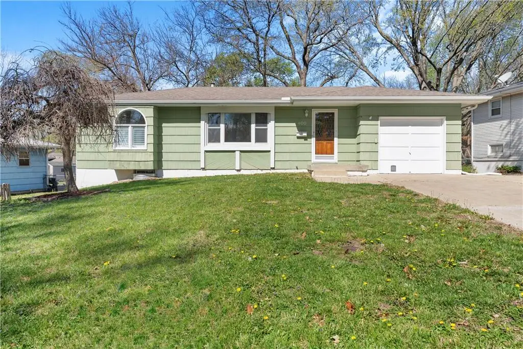 400 NE Howard Street, Lees Summit, MO 64063 - #1