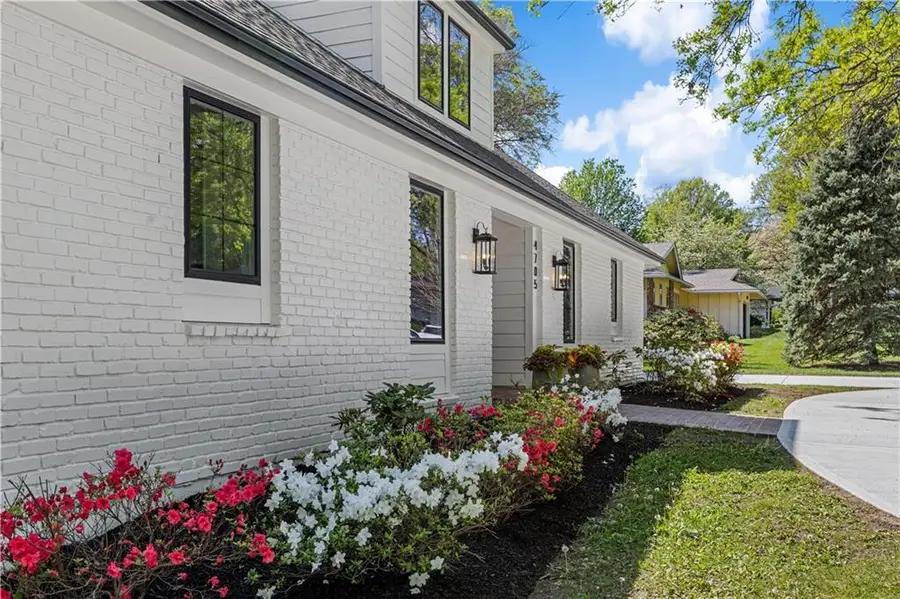 4705 W 81st Street, Prairie Village, KS 66208 - #2