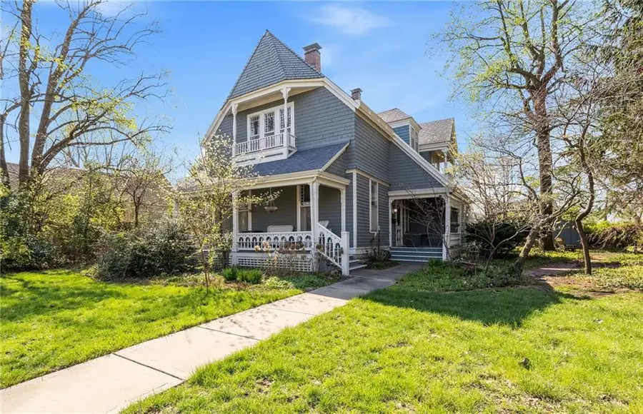 222 W Gay Street, Warrensburg, MO 64093 - #3