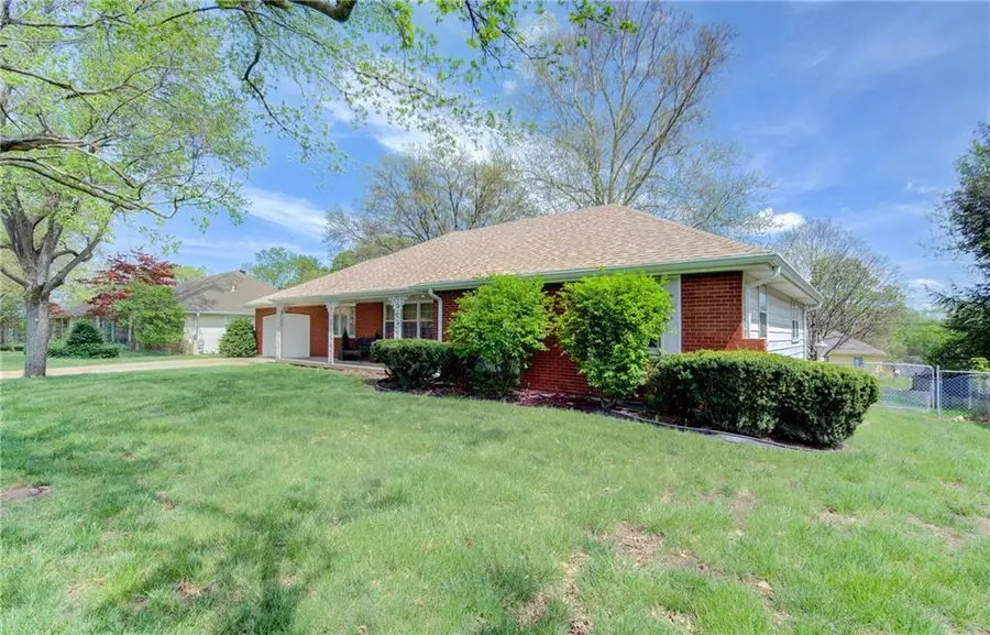 6617 Sterling Avenue, Raytown, MO 64133 - #3
